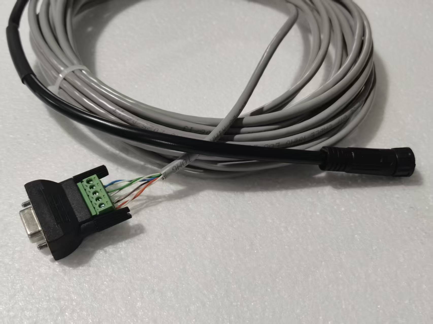 Dual-channel differential shielded signal line